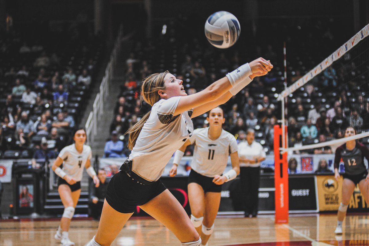 uiltexas's tweet photo. With district certification today, the roadmap for the #txhsvb playoffs will be set for 1A-4A teams. The next 4 weeks will determine who plays for #UILState gold! https://t.co/1Gxz10AUuY
