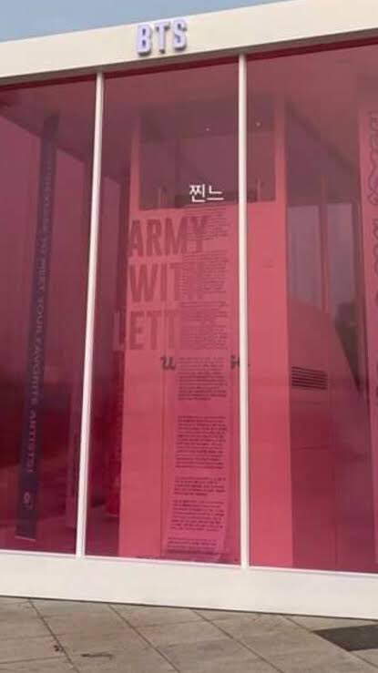 AureliaOT7's tweet photo. Can’t stop thinking of that #ARMYwithletter event that printed out the letters from ARMY to BTS
I guess in a way it’s reverse of that. They’re writing back to us

#To_BTS @BTS_BE @BTS_twt https://t.co/ZoRTgU6Ep2