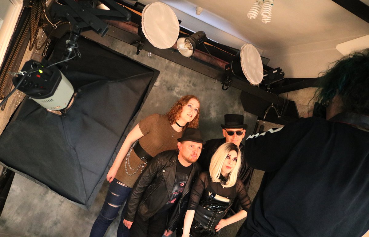 LBDofficial's tweet image. Behind the scenes - a new photoshoot with the amazing Jacqui Dunn! #lesbianbeddeath #femalefronted #bandphotoshoot #NewMusicAlert #newmusiciscoming #TheWitchingHour #newalbum #goth #hardrock #metal