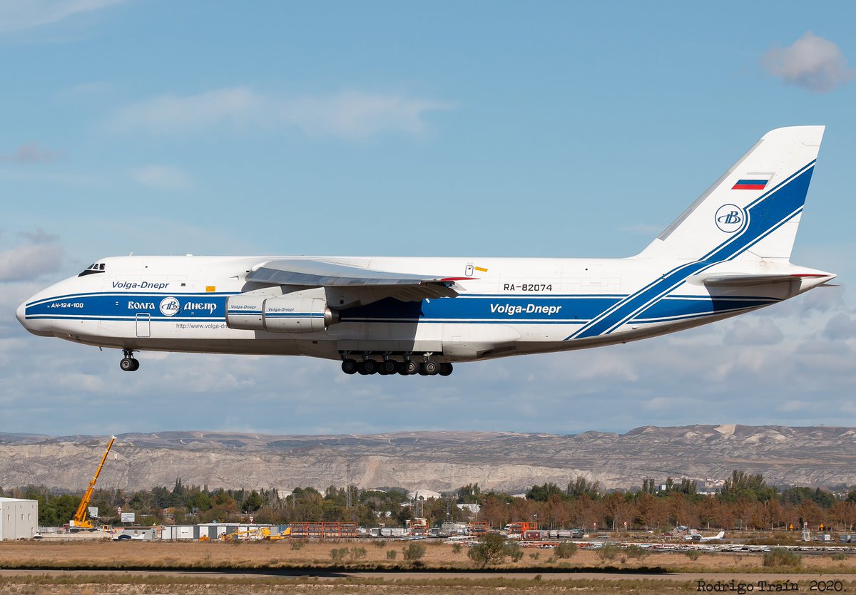 Ayer lunes en   <a href="/zazAirport/">Aeropuerto de Zaragoza</a>  del Antonov124 <a href="/volgadneprgroup/">Volga-Dnepr Group</a>