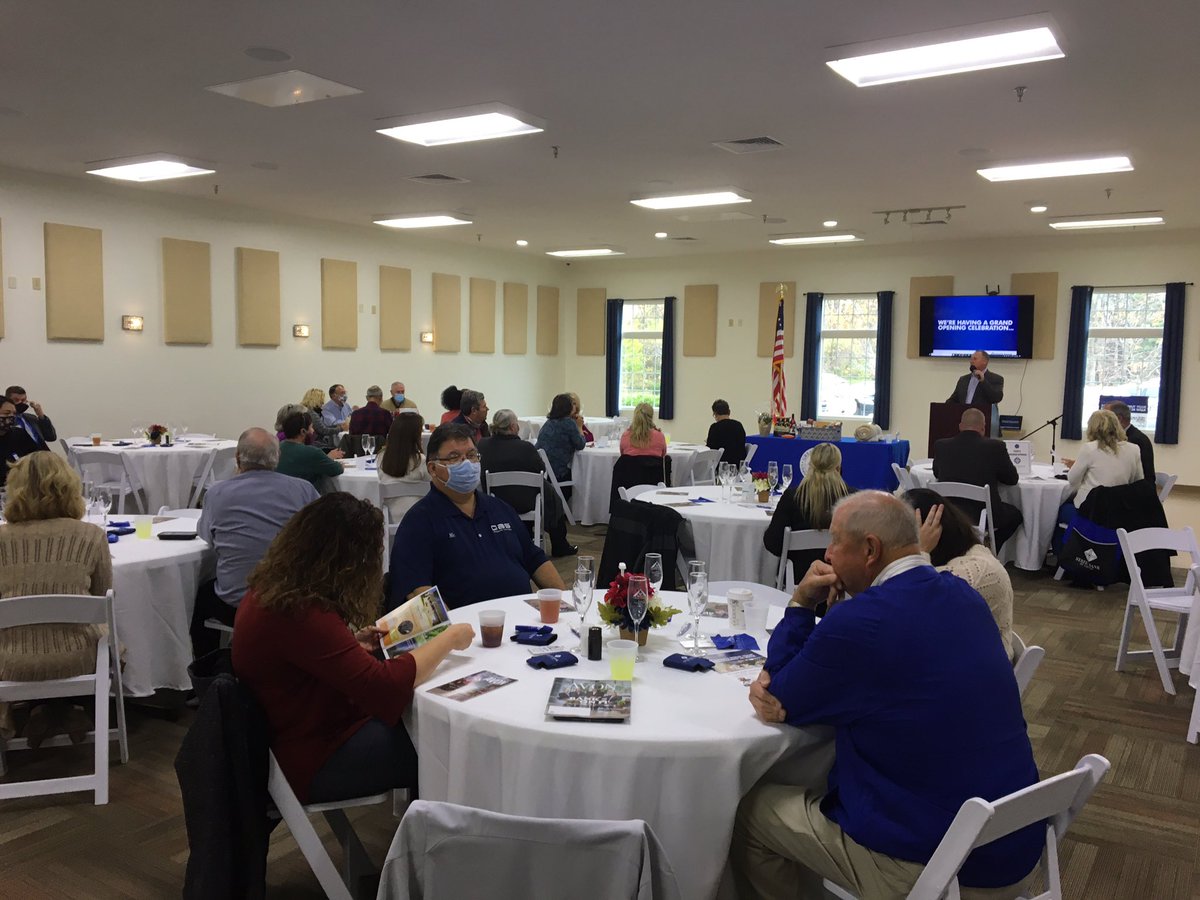 avonmag's tweet photo. Great day at the @avonindiana luncheon.
#spotlightinglocal
#townepost https://t.co/lha00tOyVw