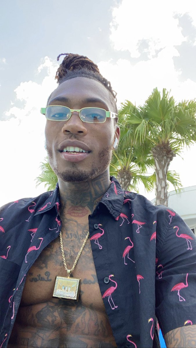 KingKevSmoove's tweet photo. I HIT THE TRAP🏚 KINDA LATE BUT I STILL GOTTA PLATE🍽 WAS GIVING NIGGAS 30🏀 NOW IM FLYING OUT THE STATES😈🛫🌴 #MrNorthOrNothing™️ #LiveMoney #FreeDaCruddys https://t.co/5MgXZfPkZ1