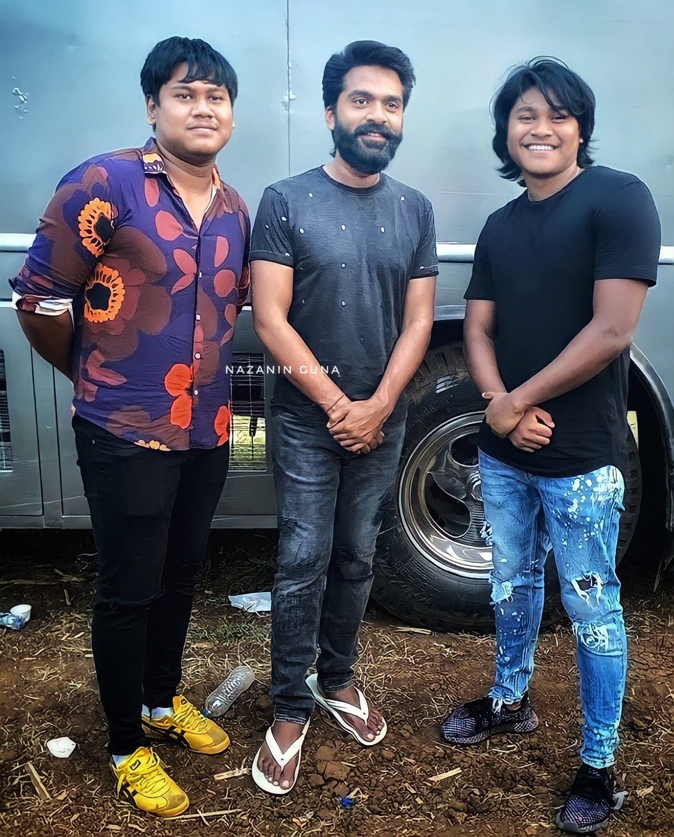 நம்ம நினைச்சத செஞ்சு முடிச்சுட்டார் தலைவன் 🙂🙃🔥
@SilambarasanTR_ 😘😍🎉
#Easwaran #Maanaadu https://t.co/v4BbanVzOy