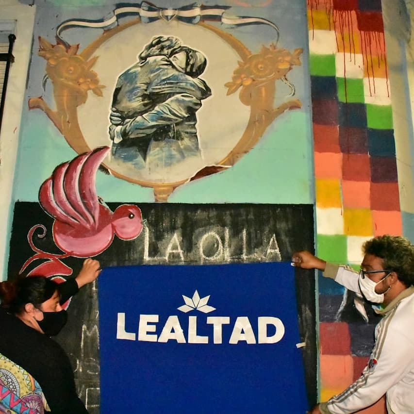CMlealtad_SM's tweet photo. Te juro que a mi Néstor me enseñó que al odio se le gana con amor, vamos a seguir lo que él empezó
#Nestor10Años #NestorKirchner ✌🏽
@CM_Lealtad @gus_alarcon_ https://t.co/VL1XPlyZGs