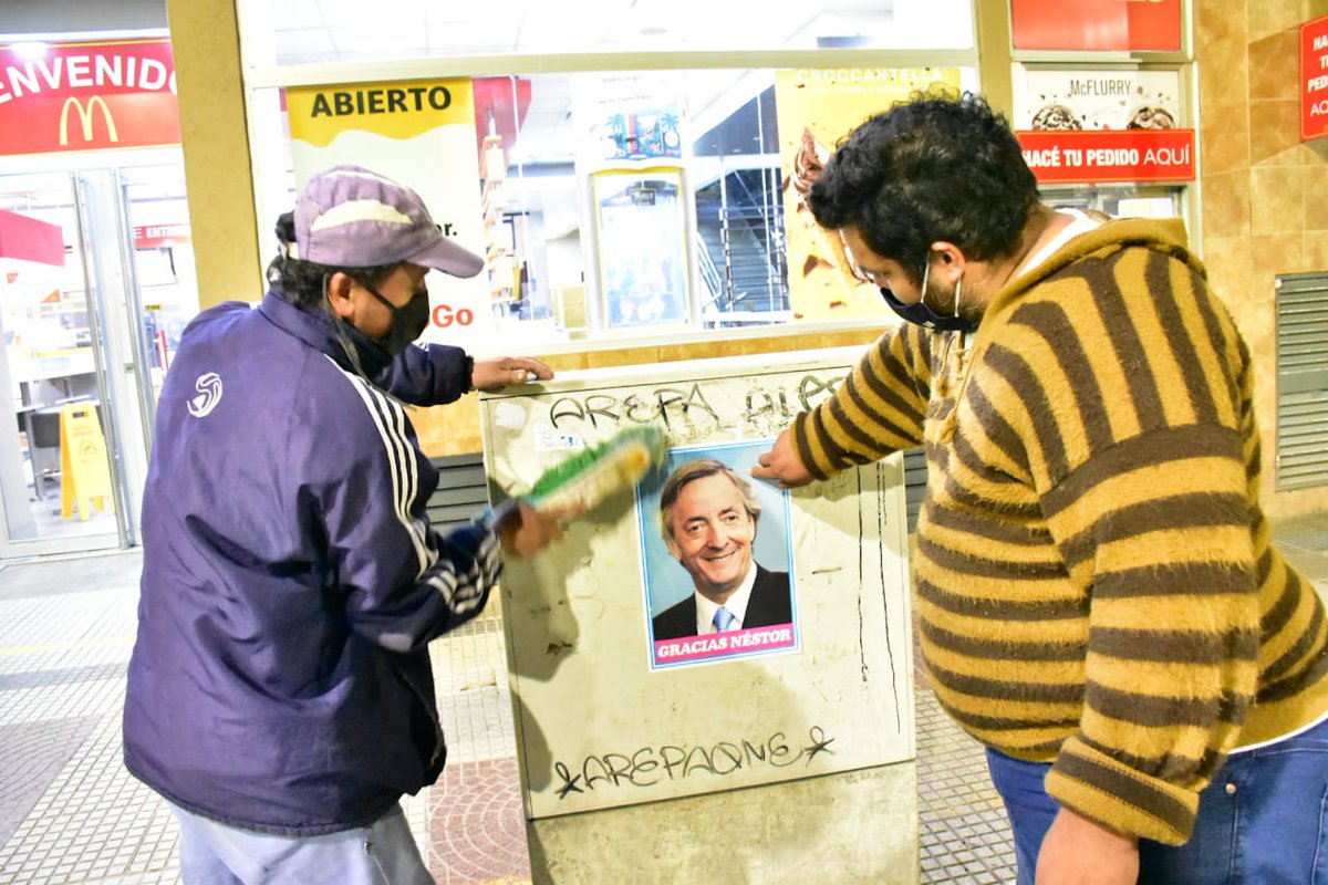 CMlealtad_SM's tweet photo. Te juro que a mi Néstor me enseñó que al odio se le gana con amor, vamos a seguir lo que él empezó
#Nestor10Años #NestorKirchner ✌🏽
@CM_Lealtad @gus_alarcon_ https://t.co/VL1XPlyZGs