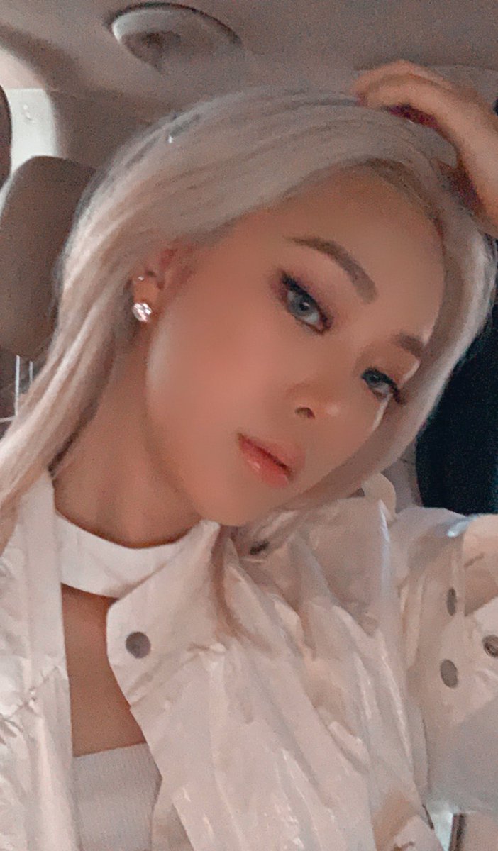 dnwmexe's tweet photo. “𝙡𝙚𝙩’𝙨 𝙢𝙖𝙠𝙚 𝙖 𝙬𝙤𝙧𝙡𝙙 𝙛𝙤𝙧 𝙪𝙨“ ⚔️🖤
[ #SlaayerSelcaDay @SAAYworld ]
HAPPY SLAAYER SELCA DAY!! 
you‘re so fantastic fantastic saay😚 mwah https://t.co/H1sH33LS9l