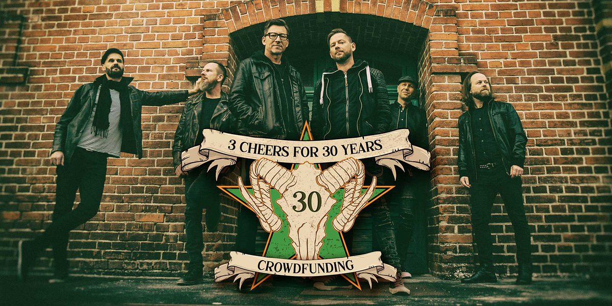 Schandmaul's tweet photo. Schaut mal bei unseren Freunden von Fiddler's Green vorbei! Es gibt ein Jubiläumsalbum (30 Jahre!!!) und eine Online-Anniversary-Party!
Dazu eine Crowdfunding Aktion:
https://t.co/AveRyLbBgU
#fiddlersgreen #speedfolk #3cheersfor30years https://t.co/Bt9ZxRVHSa
