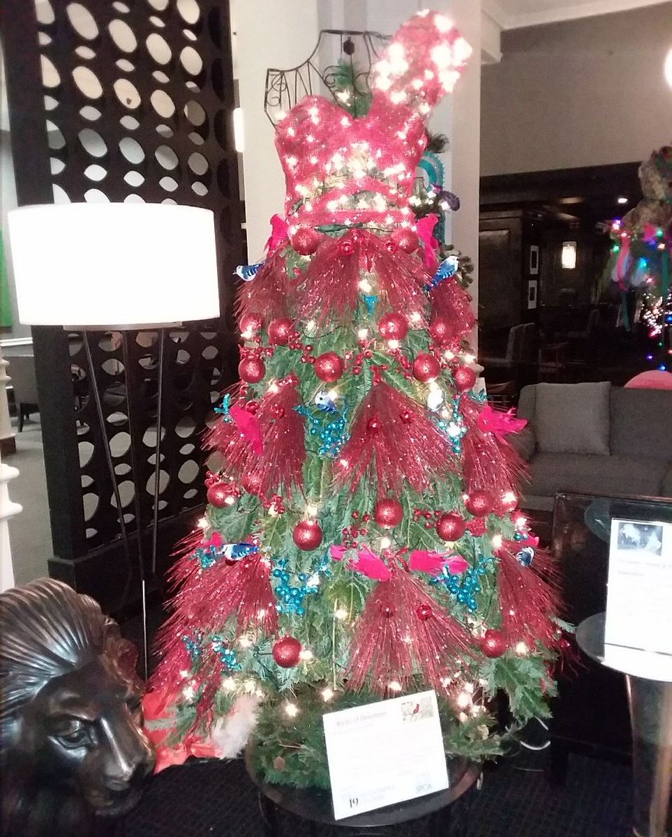 LBH1928's tweet photo. Lord Baltimore Hotel is bringing back the Couture Tree Competition this holiday season and is currently seeking decorative designs from businesses, nonprofits and artists in Baltimore and beyond. To enter, submit your designs to ljohnson@lordbaltimorehotel.com by November 15. https://t.co/R6KpfyQ0Gi