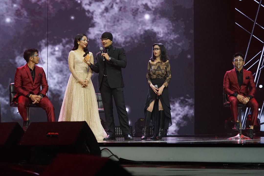 worro_yuli's tweet photo. #RizkiRidhoDiSiletAwards2020 https://t.co/WdadPZQG1q