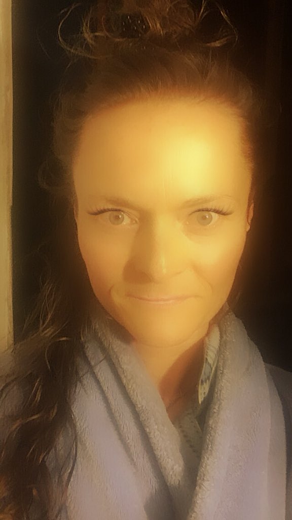 Dear14Dana's tweet photo. Look at yourself and be honest with YOURSELF , for without self honesty there is no chance for any changes and improvements. KNOW WHO YOU ARE ! KNOW YOUR WORTH . LOVE https://t.co/ig642ozoIw