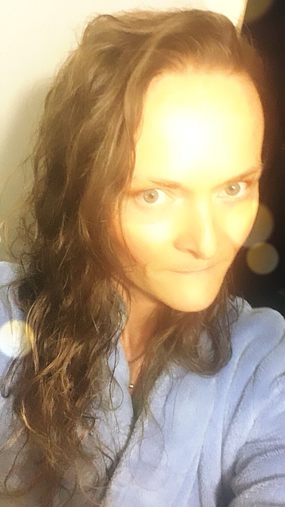 Dear14Dana's tweet photo. Look at yourself and be honest with YOURSELF , for without self honesty there is no chance for any changes and improvements. KNOW WHO YOU ARE ! KNOW YOUR WORTH . LOVE https://t.co/ig642ozoIw