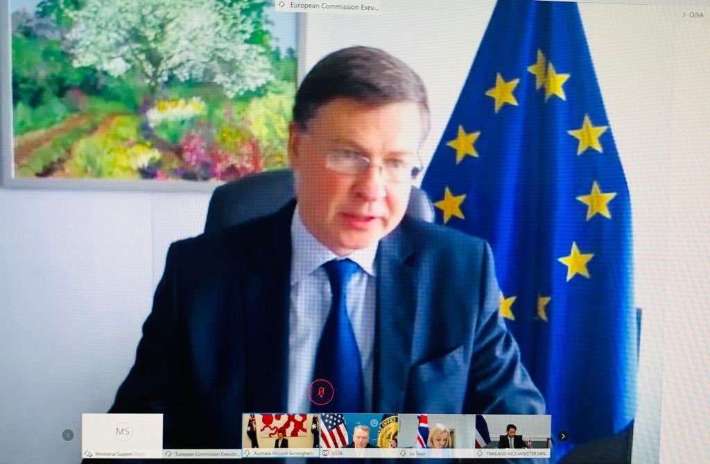 VDombrovskis tweet picture