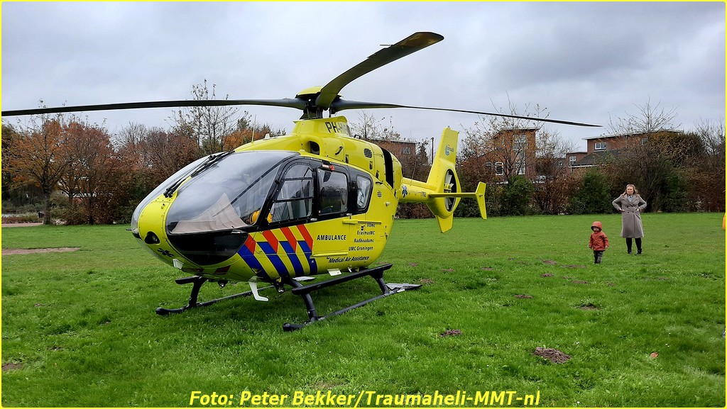 Lifeliner2 naar Oud-Beijerland voor reanimatie Debussyring ..