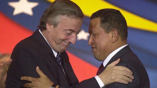 A 10 años de su partida física, su idea transformadora y transgresora para una Argentina digna, sigue vigente en el corazón de su Patria. Los pueblos de Nuestra América se inspiran en su memoria para luchar incansablemente por la igualdad e independencia. ¡Sigues vivo Néstor! https://t.co/Qs5TfWcu65