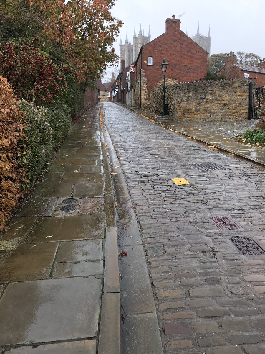AlGallacher75's tweet image. Day out to #Lincoln , it rained a bit ! #Lincolnshire #michaelgate #lincolncastle   Wouldn’twant to be riding up michealgate today 😂😂😂🥊 @LincolnGrandPri