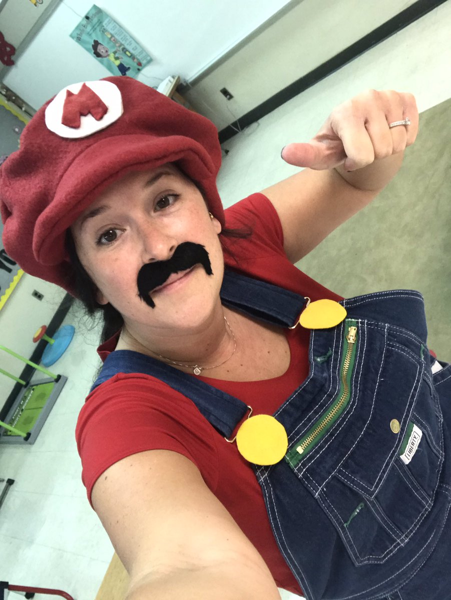 everly38's tweet photo. Halloween at School-Day 1 🎃 #petersproud #nlsd4u https://t.co/ClFoG6bKoE