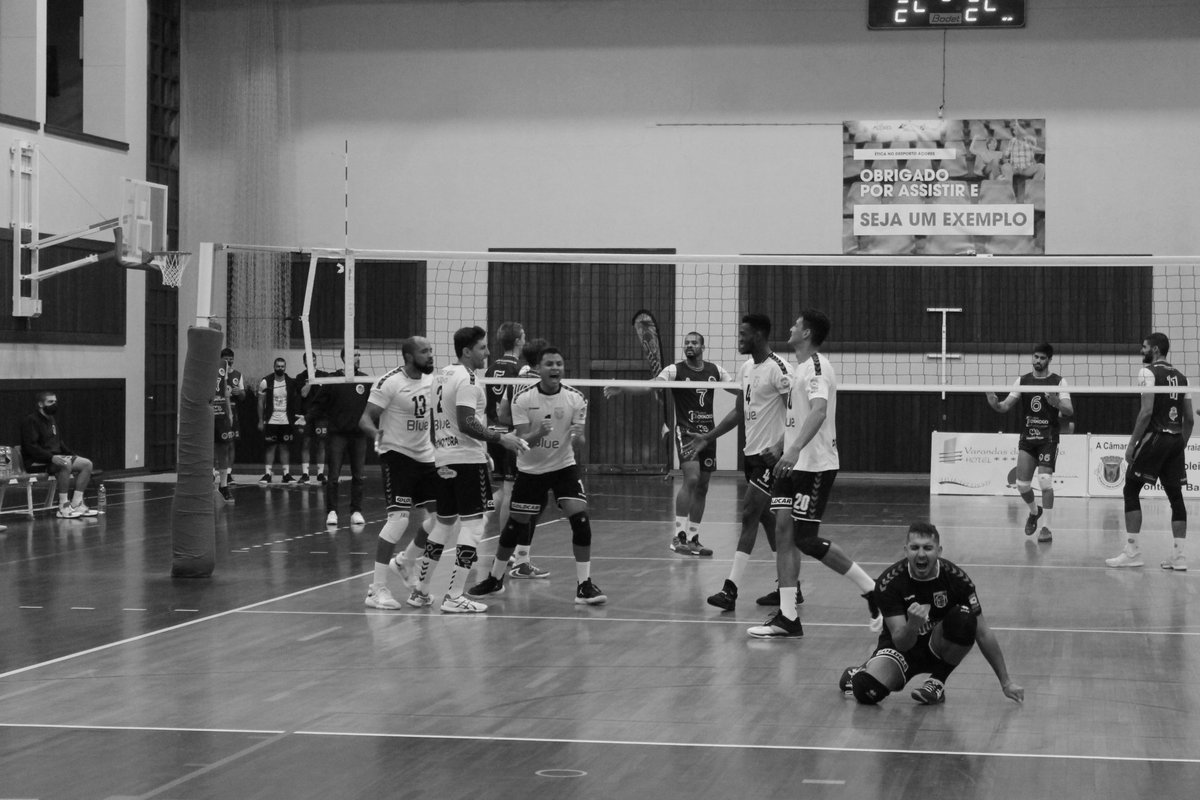 fontebastardo's tweet photo. Momentos da partida de domingo frente ao VC Viana 📸
#SomosAJFB #AJFBSM #ajfb #voleibol #voleibolacores https://t.co/t8hmmHZUjB
