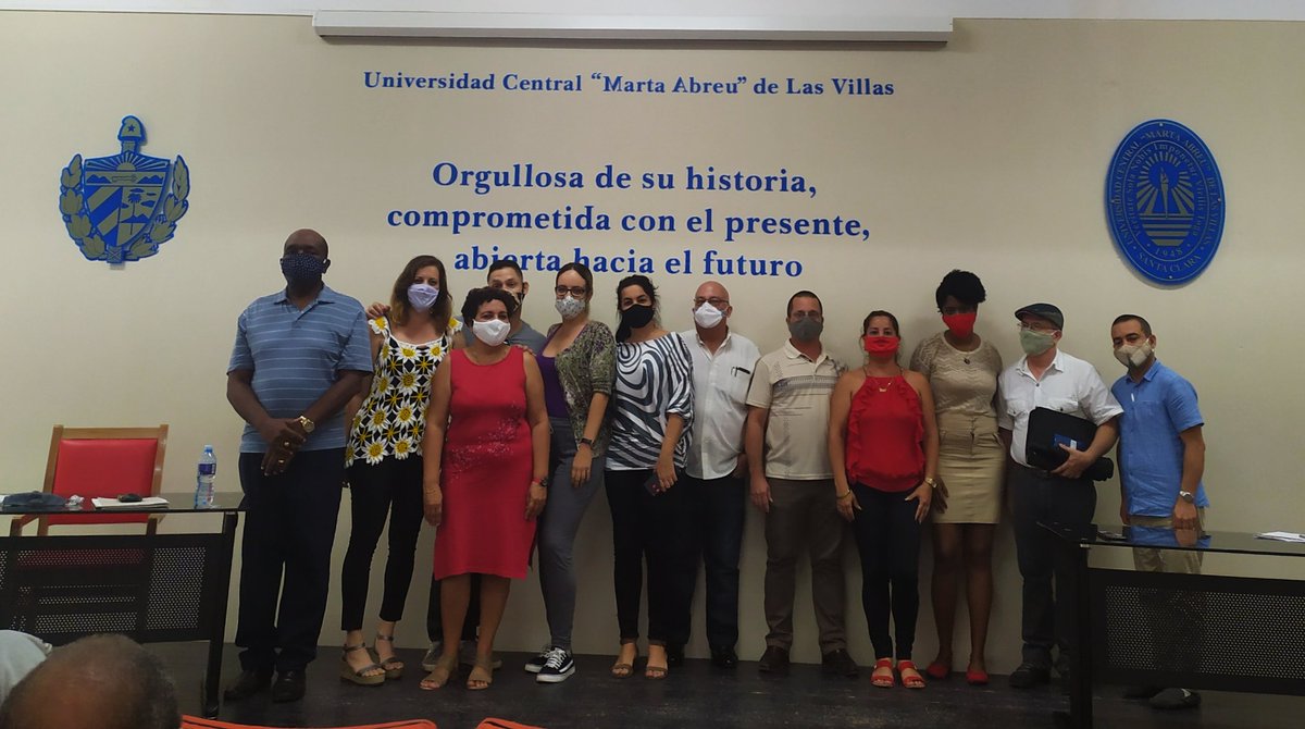 C_Economicas's tweet photo. La sección sindical de @C_Economicas reconoció #hoy a los trabajadores que cumplieron tareas de impacto durante la #COVID19. Trabajo en la zona roja en centro de aislamiento, fumigación, trabajo en comercio, salud, agricultura, producción porcina. 
Gracias a todos! #Cuba @UCLVCU https://t.co/rR4zEVXU66