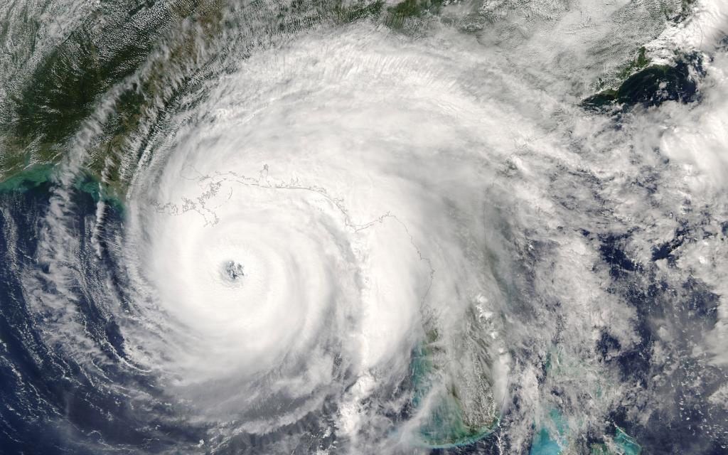 heretohelp's tweet photo. In the path of Hurricane Zeta? Our team is #heretohelp. For more information or to submit a claim, please visit our Catastrophe Information Center: https://t.co/H4tVHU8l4u https://t.co/MzR3KdrWB7