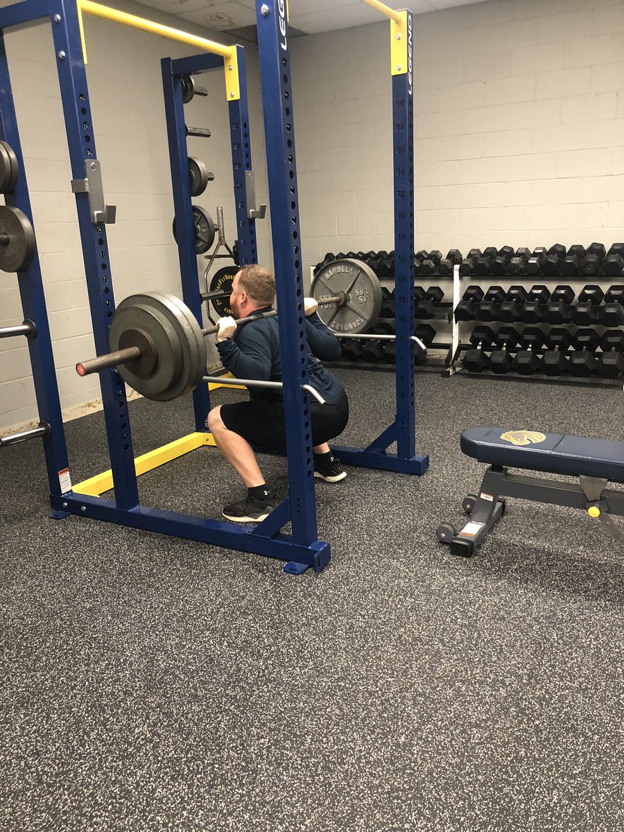 Mathis_Strength's tweet photo. Coaches doing a little knee bending early this morning! Itβs about that time....#PRChasin #Squatober @ashby_brandon @harvey_taylor09 @trey_lillard https://t.co/QgDT74dSlo