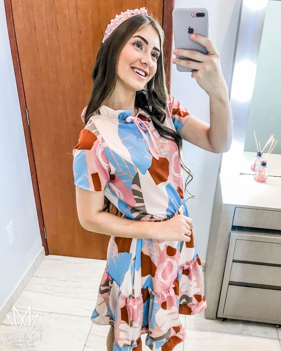 MariaBourbon's tweet photo. Sorria, pois um sorriso muda o seu dia e dos que estão a sua volta. 😍 Não importa as dificuldades, os percalços da vida, mas seja sempre grato, por tudo aquilo que Ele tem nós proporcionado. 🧡😘 https://t.co/QMkoPhu8Em