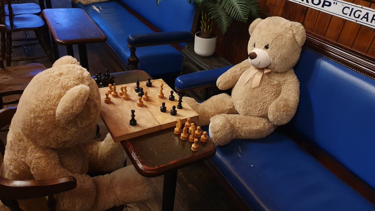 bow_bar_bears's tweet image. That&apos;s checkmate.
Aron Nimzowitsch would be proud
#thebowbarbears #chessgrandmasters #chess