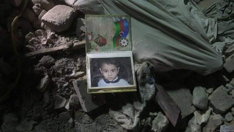 Two innocent children(2 and 8 y.o.) were killed by missile attack in #BardaCity 💔😭
<a href="/UNICEF/">UNICEF</a> <a href="/hrw/">Human Rights Watch</a> <a href="/UNHumanRights/">UN Human Rights</a>
#BevoiceofBarda #StopArmenianAggression 
#StopTheViolence #BabysLivesMatter #babykillerarmenia #BardaStrong  #ArmeniaBrokeCeasefire #StopArmenanTerrorism #BARDA2020