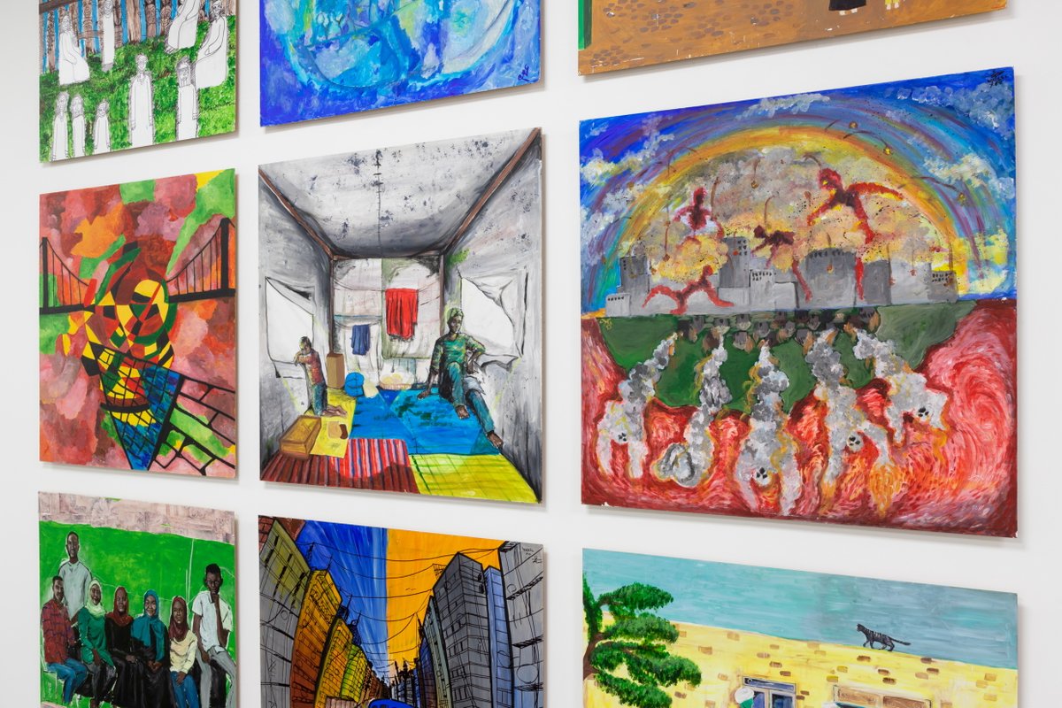 humberstgallery's tweet photo. For #PracticeInPlace they've created paintings with contrasting colour schemes.
Reflecting vivid blues of the sea at Tripoli, sands of the Sahara Desert, the hue of the refugee camp, and the white cliffs of East Yorkshire - the place they now call home.
https://t.co/vvU3jjJUWz https://t.co/kNOZJoKEfB