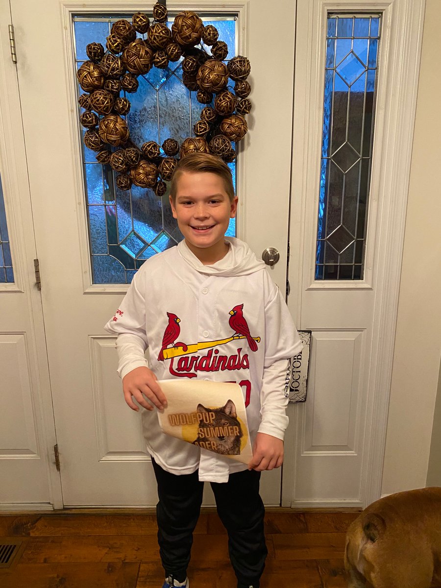 TrishaGrantham5's tweet photo. We have a Wolfpup Summer Reader in the house! Thank you Mrs. Maestas for the goodies and recognition for summer reading 📚 #lovetoread #Read #SpiritWeek #teamupagainstdrugs #cardsfan @ag_stl @btelibrary @BTEWolfPups https://t.co/IFB5YT2pPo