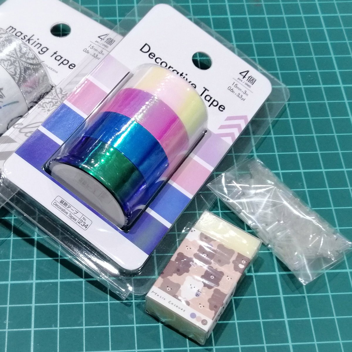 Mila Doll 応用編 ダイソーにあった装飾テープなるキラキラのセロハンぽいテープで包むとこんな感じのもできます 中身は小さく切った消しゴムです T Co T80rbya365 Twitter