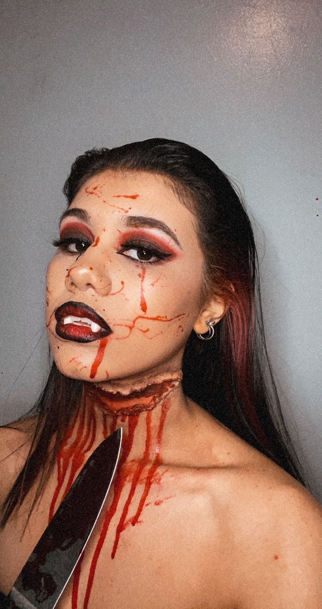 lyndababyyyy's tweet photo. Okay so I’m a self taught aspiring makeup artist and it would mean the world to me if y’all rt this or followed my Tiktok @lyndababyyyy much love 😘 https://t.co/AuvoIX9VyP