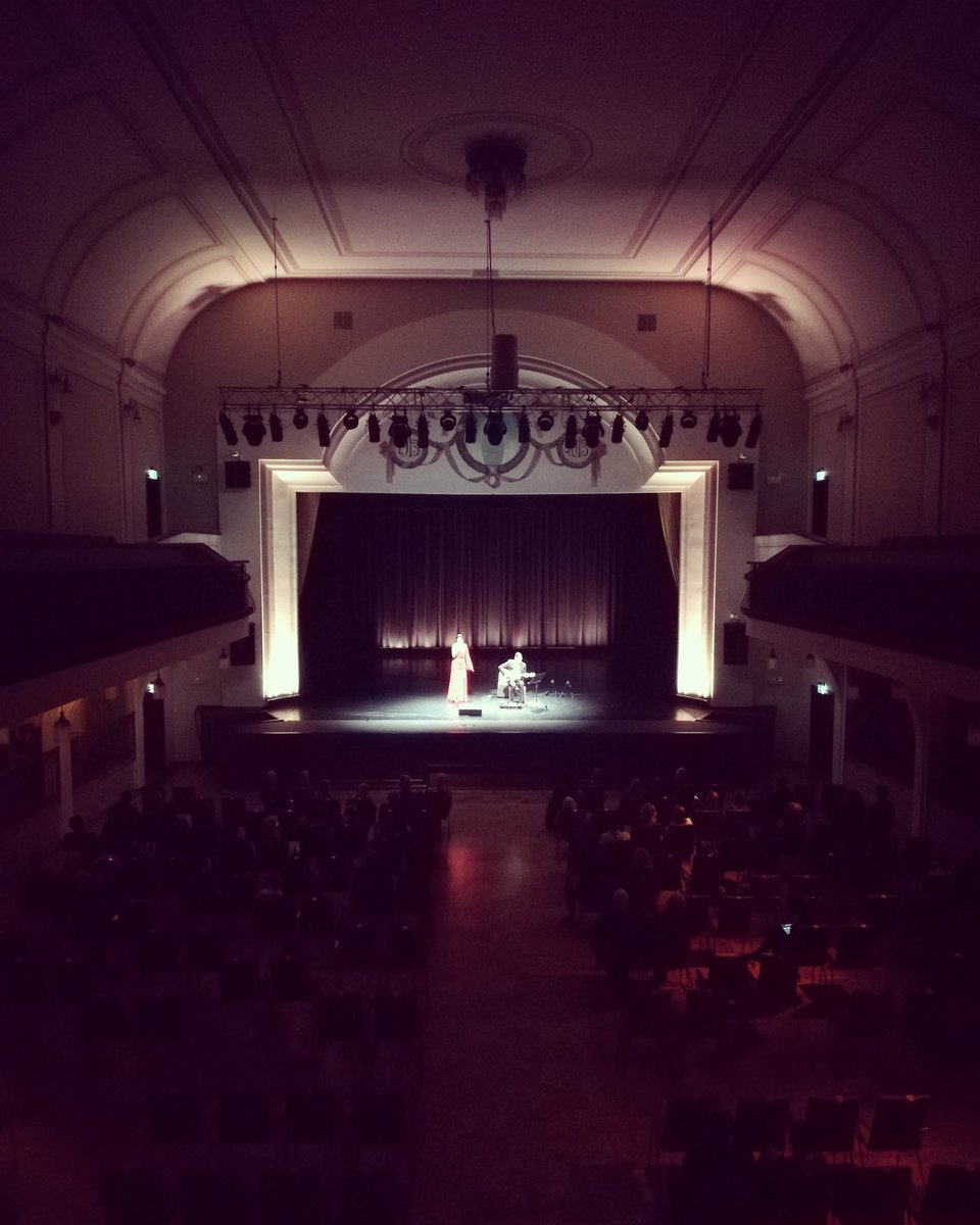 Ziemelblazma_KP's tweet photo. Paldies @AijaV un @MarcisAuzins PAR SAJŪTĀM KO RADĪJĀT, PAR AIZKUSTINOŠIEM ŠŅUKSTIENIEM KLAUSĪTĀJU RINDĀS, PAR SMAIDIEM KAS REDZAMI PAT ZEM MASKĀM, PAR SIRSNĪBAS PĀRŅEMTO MUZIKĀLO BAUDĪJUMU! TAS BIJA FANTASTISKI!
Jūs esat bauda!
@JanisForte @KulturaRiga https://t.co/FuQXyig815