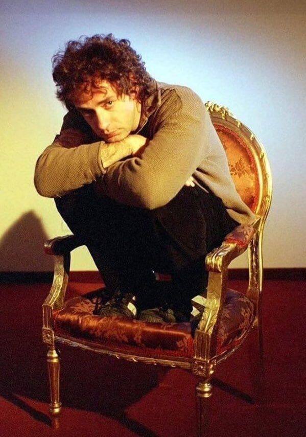 qrpress_'s tweet photo. A casi 27 años de uno de los mejores discos del Rock en Español: ‘Amor Amarillo’ de Gustavo Cerati https://t.co/rVqZc1gpID https://t.co/a0Twy9GTik