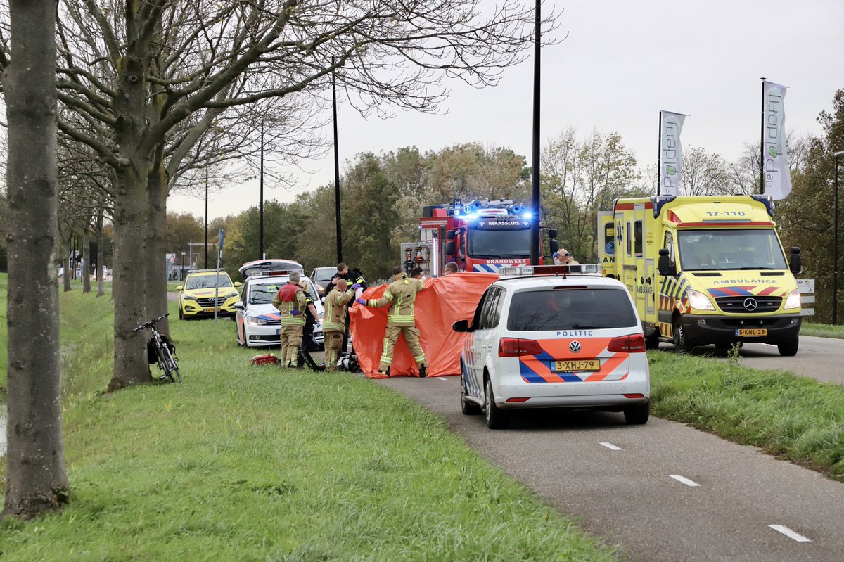 Maassluis: Traumahelikopter voor onwel geworden fietser.