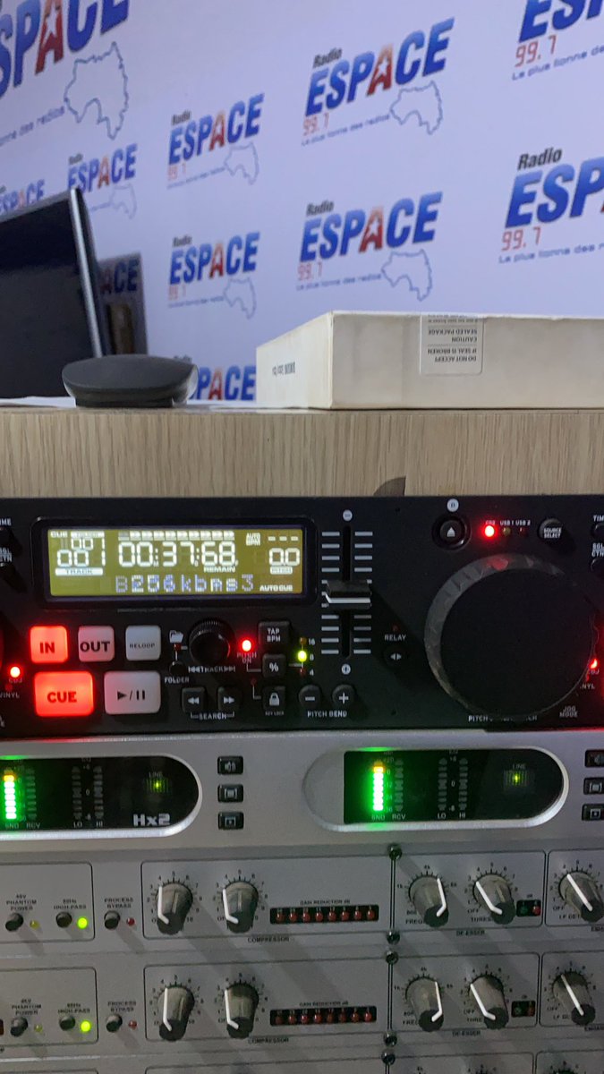 LamineGuirassy's tweet photo. On air sur @espacefm_gn avec #LeBeforEspace ensemble jusqu’à 23h. Bonne soirée https://t.co/tSLPlaLnuZ