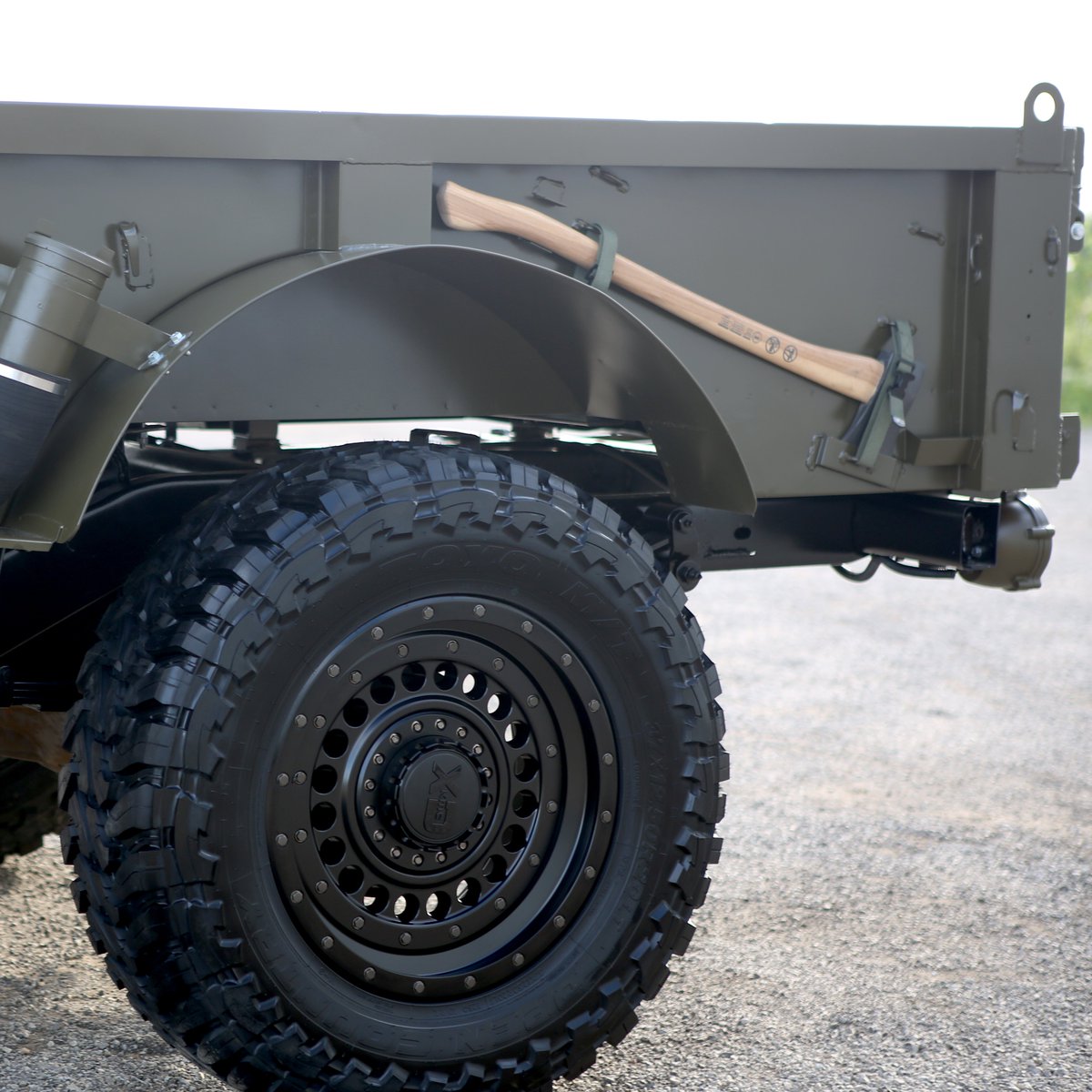 DiscovTurboTV's tweet image. A Vietnam-era Jeep gets pressed back into service! Watch a NEW episode of Garage Squad TONIGHT at 9/8c on MotorTrend! 

Stream NOW with the @MotorTrendApp! 
➡️ bit.ly/34107ne

#GarageSquad #MotorTrend