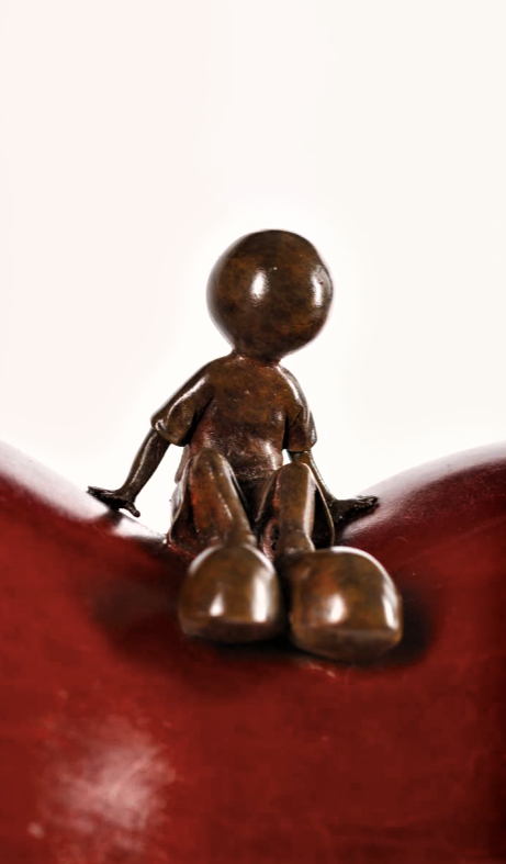 OnessimoFineArt's tweet photo. Introducing Mackenzie Thorpe's first hand painted bronze sculpture, "Sitting on Love".  This very limited edition of 75 bronzes is available for purchase now.  See all of Mackenzie's work online at https://t.co/QaA7LQAEmM.

#mackenziethorpe #bronzesculpture #fineart #collectors https://t.co/lkQcMRRE5g