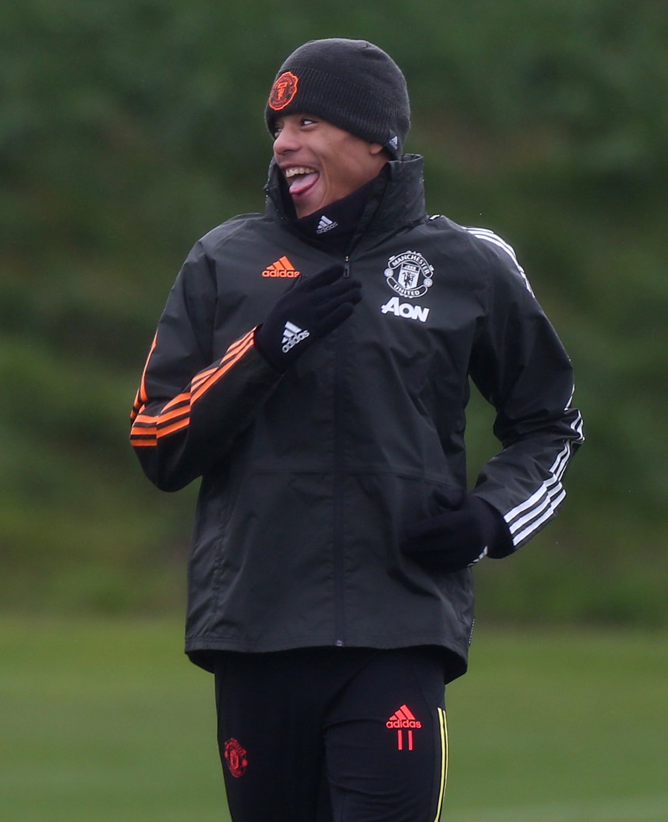 ManUtd's tweet photo. Ain't no rain dampening our spirits! 😅🌧

#MUFC #UCL https://t.co/39FxKl2zrj