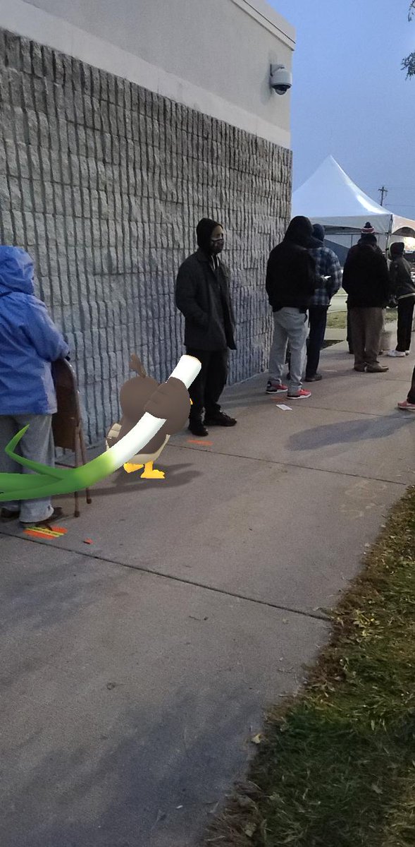 SolarSoda's tweet photo. Waiting in line to #EarlyVote #GOsnapshot https://t.co/a151HiAx9I