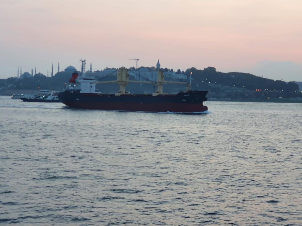 ceyhunfrat's tweet photo. #masallah #mvnanac #yeni çıkmış gibi tersaneden #istanbulstrait 🧿🧿🧿 #bizbuişegönülverdik https://t.co/P67M8ubMSz