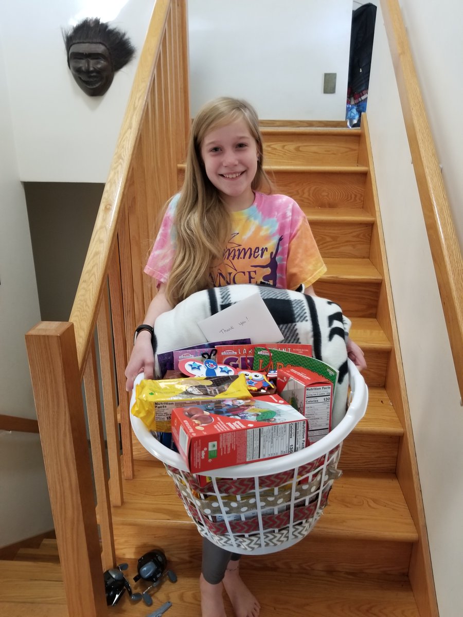VeteranBaskets's tweet photo. The @girlscouts from Stevens Point, Wisconsin are prepared and ready to present their #VeteranBaskets!  That is a ton of goodies for some lucky veterans.   Great job girls!  #girlscoutsrock https://t.co/Y6YiM3KXDx  @StevensPointJrl https://t.co/1GdD1QcSkA