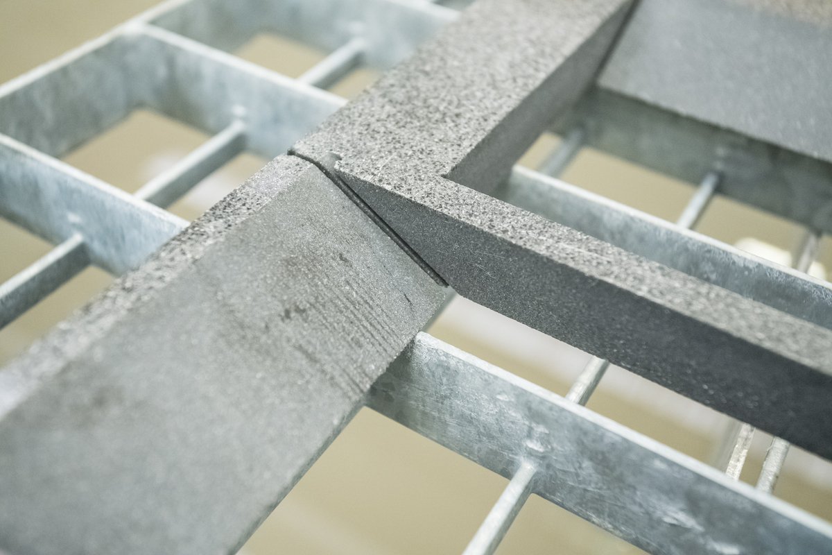 CMSBrembana's tweet photo. CMS makes waterjets for many applications. Great for mitering very hard materials.
https://t.co/YU2gCNGyx6
#cmsbrembana #cmsstonetechnology https://t.co/xpsTddLy54