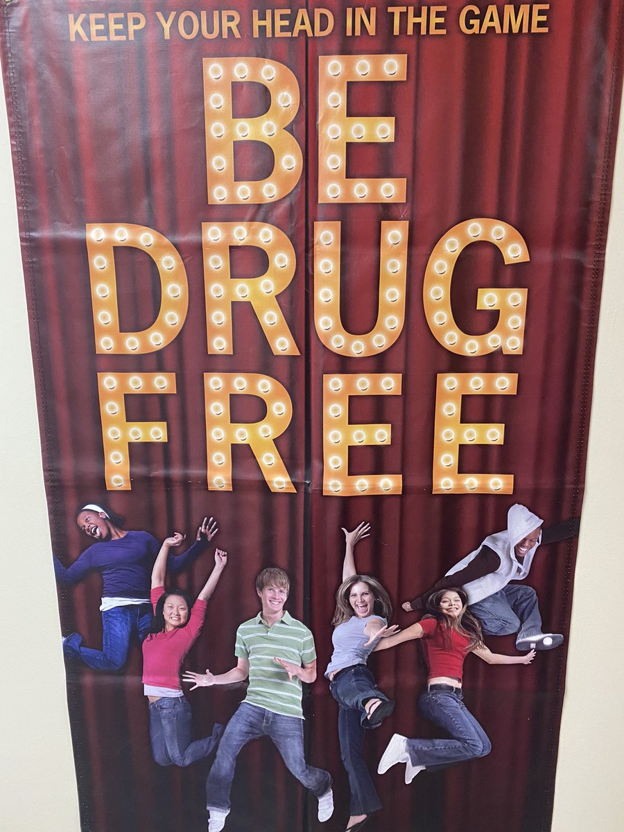 violaphysed's tweet photo. Red Ribbon Week - National Drug Awareness Week kicks off at Viola School. @ViolaAchieves @violaphysed @SuffernCSD https://t.co/RY23l7KyFb