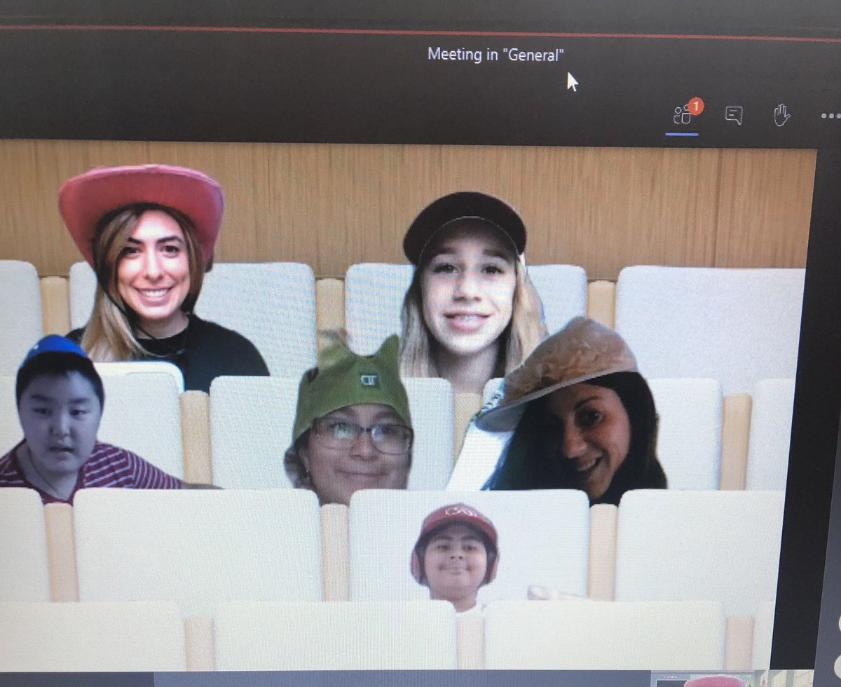 MsMoneksClass's tweet photo. Kicked off Spirit Week with Crazy Hat Day👒🎩🧢👑 Loved seeing more faces during class today. @SwansonAdmirals @ReneeHarber https://t.co/kgwKoVHCCd