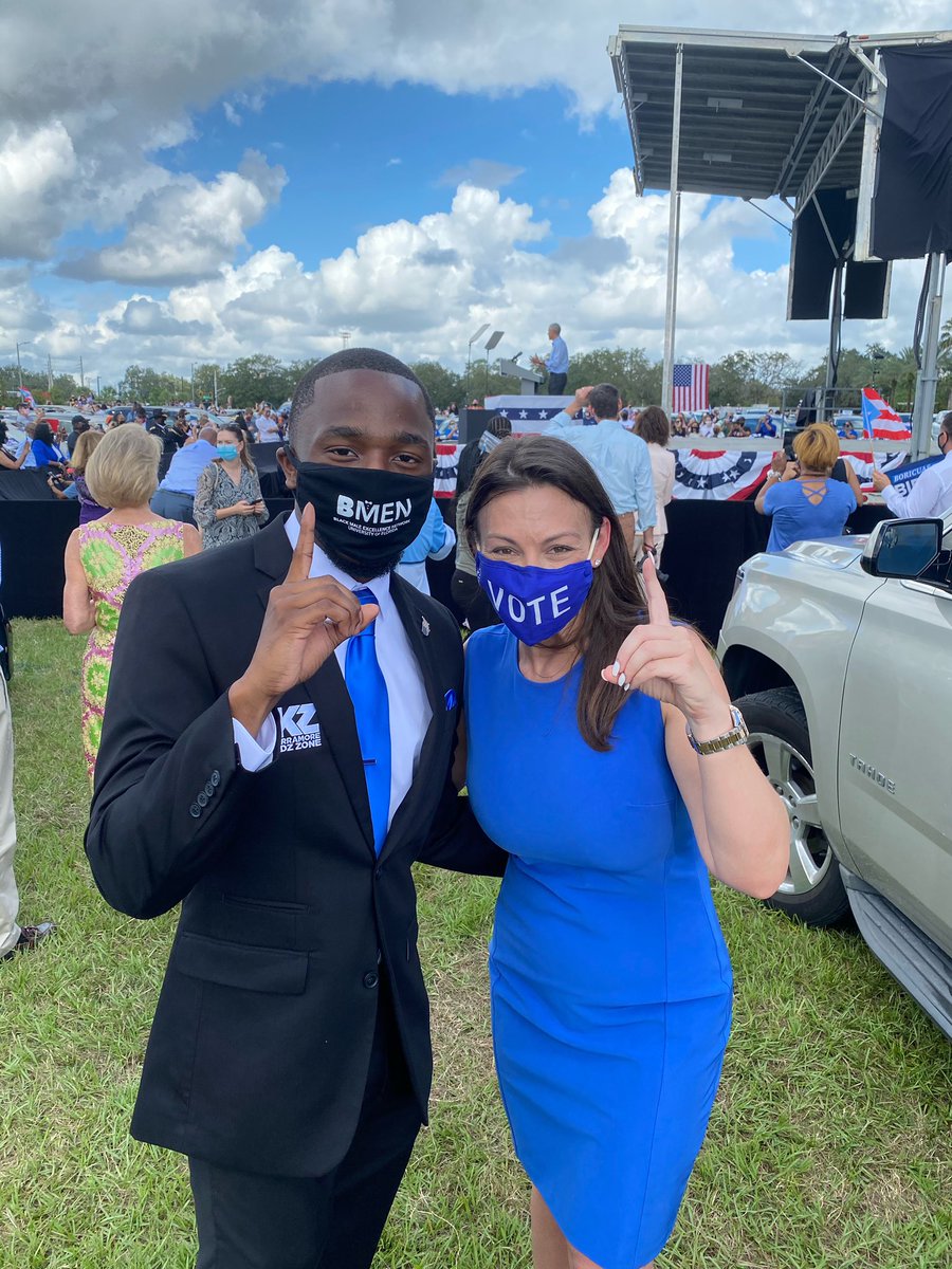NikkiFried's tweet photo. "We can't just dream of a better future, we've got to fight for a better future."
Just two Gators watching @BarackObama! Great speech Lauredan Official! #UFSG #BidenforFL https://t.co/W7wQQjYWN5
