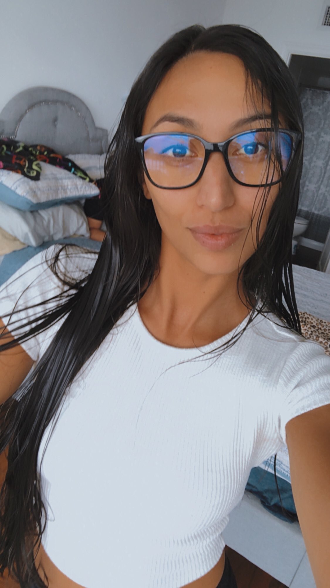 2 pic. Finally went to the Optomitrist and got classes for reading and computer! #Adulting https://t.co/7gD1KzbstO