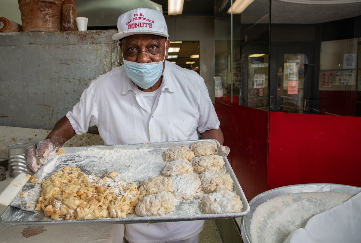 Old Fashioned Donuts owner Buritt Bulloch, 82, hasn’t missed a day of work despite the pandemic. And his apple fritters remain the best in all of Chicago. bit.ly/2G7EGrA