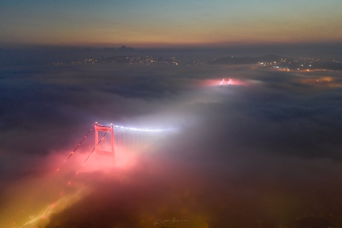 suleymanvisuals's tweet photo. Uzun süredir hayalini kurduğum bir kareyi nihayet bu sabah fotoğraflama şansım oldu. 

Bulut denizinde yüzen İstanbul Boğazı ve Fatih Sultan Mehmet Köprüsü. https://t.co/WrlcfVSzgJ