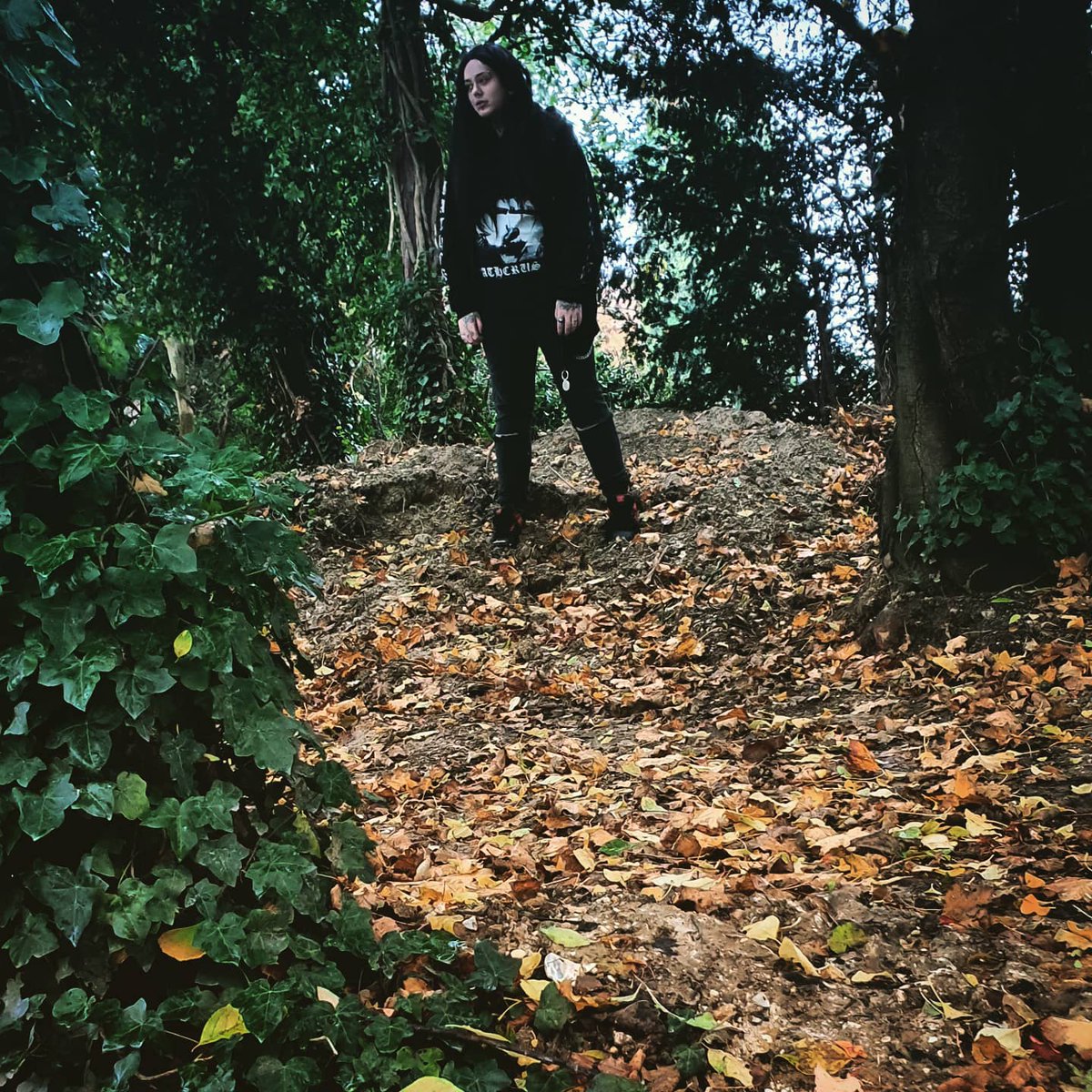 Oh u thought i was done? 
#kvlt #alt #altboy #metal #blackmetal #burzum #mayhem #bathory #altphotography #graveyard #underpass #gothic #gothboy #gothicaesthetics