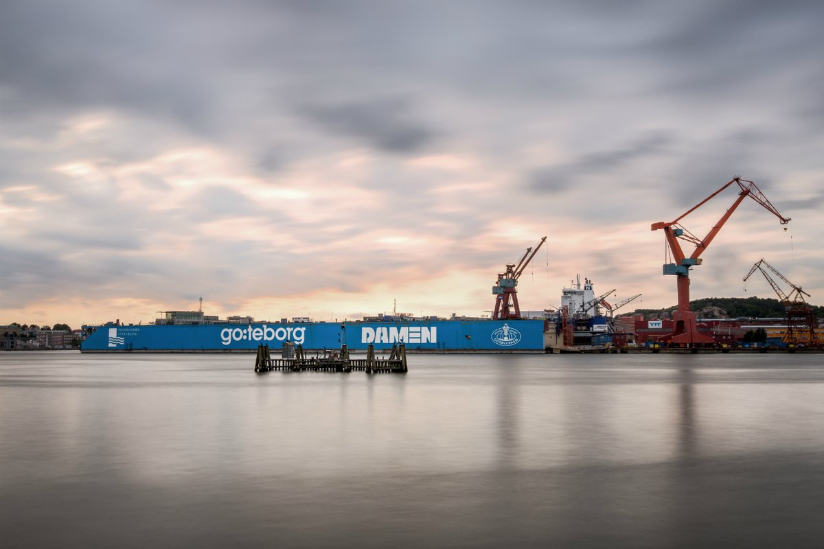 Damen Shipyards completes rebuild of research vessel OceanXplorer
https://t.co/nczaKupJnp @damenshipyards #shipping #maritime #repair #research #project https://t.co/PVYCuVARH9
